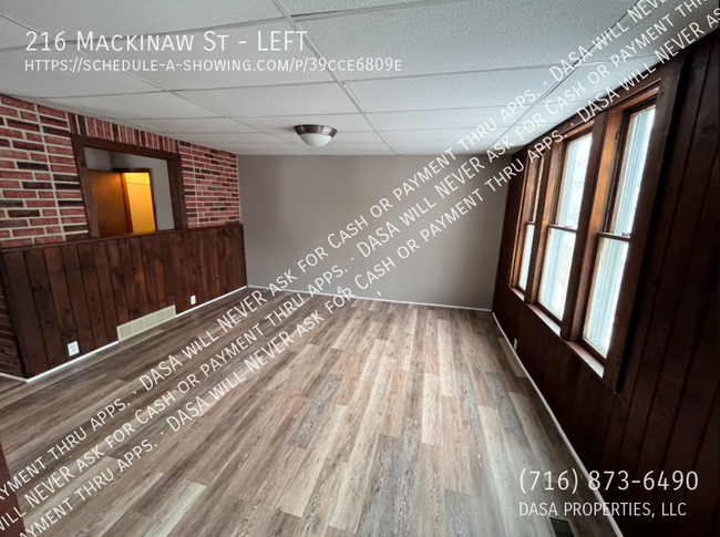 216 Mackinaw St-Unit -LEFT in Buffalo, NY - Foto de edificio - Building Photo