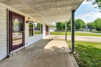 205 Mooreland Dr in New Whiteland, IN - Building Photo - Building Photo