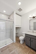 Aston Place in Columbus, OH - Foto de edificio - Building Photo