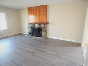 7162 Heil Ave-Unit -1 in Huntington Beach, CA - Building Photo - Building Photo