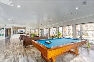 The Jasmine Apartments in Dallas, TX - Building Photo - Interior Photo