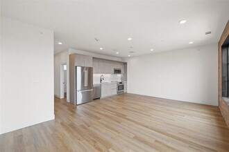 4315 S Congress Ave, Unit 532 in Austin, TX - Building Photo - Building Photo