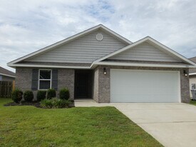 5804 Guinevere Ln in Milton, FL - Building Photo