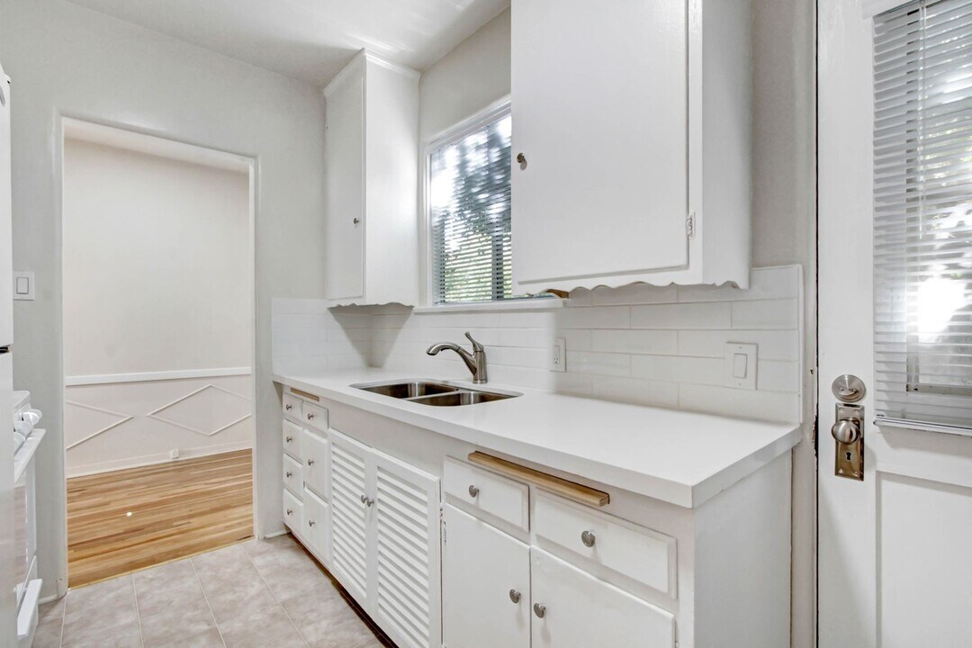 2202-2206 20th Street, Unit 2206D in Santa Monica, CA - Building Photo