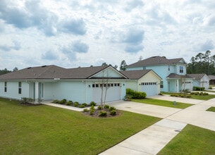 Treeline Trails in Jacksonville, FL - Building Photo - Building Photo