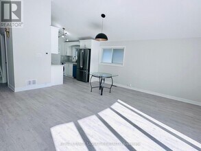 55 Munson Crescent in Toronto, ON - Building Photo - Building Photo