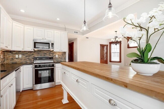 10 Ticknor St in Boston, MA - Building Photo - Building Photo