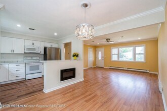 15 Westbrook Dr in Toms River, NJ - Building Photo - Building Photo