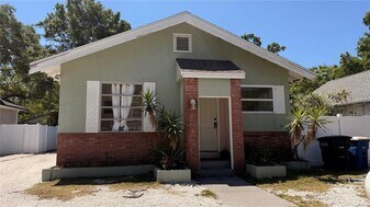 905 Jones St in Clearwater, FL - Building Photo