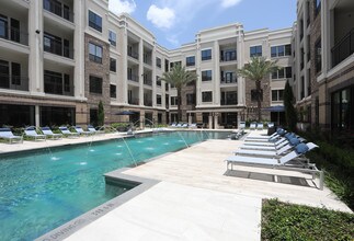 Sinclair in Houston, TX - Foto de edificio - Building Photo