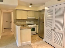 258 Beacon St, Unit #1 in Somerville, MA - Building Photo