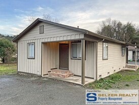 6149 N State St in Ukiah, CA - Building Photo