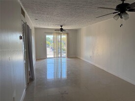 6055 W 19th Ave in Hialeah, FL - Building Photo