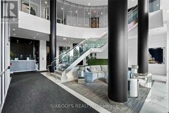 9471 Yonge St in Richmond Hill, ON - Building Photo - Building Photo