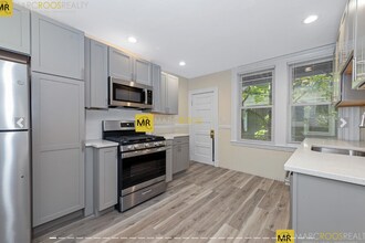 42 Brackett St, Unit 4-2 in Boston, MA - Building Photo - Building Photo