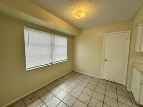 2432 Herb Ave S in Lehigh Acres, FL - Foto de edificio - Building Photo