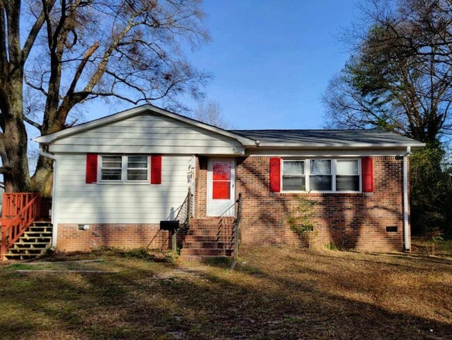 property at 5405 Hilltop Cir