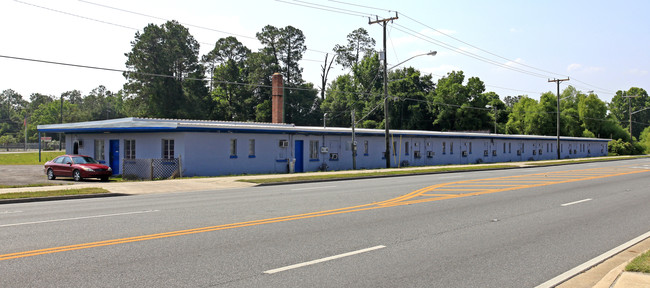 PLEASANT POINTE APARTMENTS in Lake City, FL - Building Photo - Building Photo