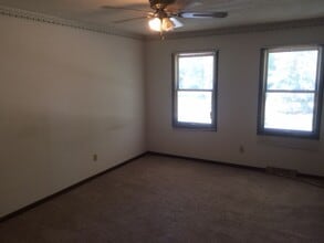 6839-6841 Woodlake Dr in Toledo, OH - Building Photo - Building Photo