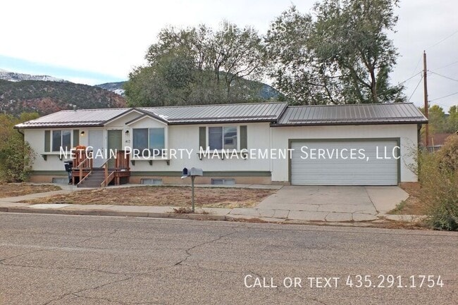 property at 413 W Mountain View Dr