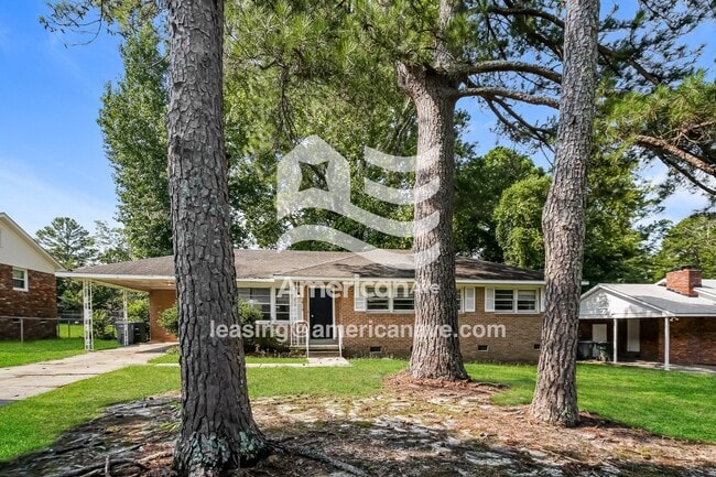 1813 Bassler St in Columbia, SC - Foto de edificio - Building Photo