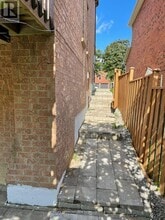 274 Oxbow Crescent in Mississauga, ON - Building Photo - Building Photo