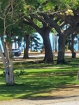 134 Kapahulu Ave in Honolulu, HI - Building Photo