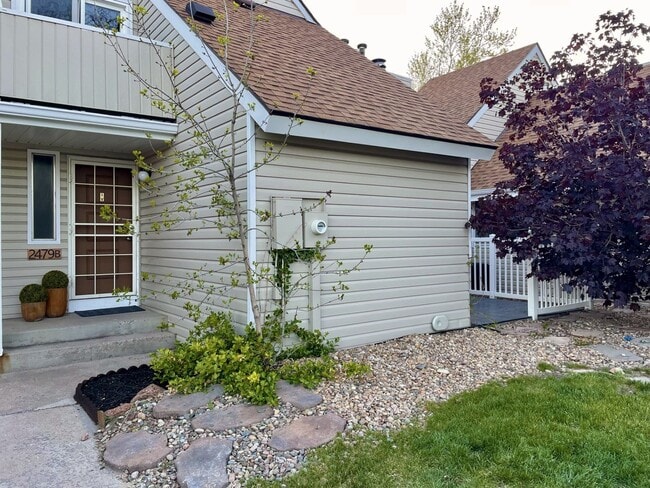 2479 S Xanadu Way in Aurora, CO - Building Photo - Building Photo