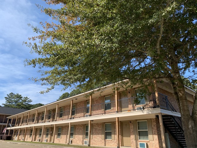 Royal Crest Apartments in Ruston, LA - Foto de edificio - Building Photo