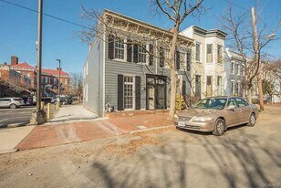 2 N Plum St in Richmond, VA - Building Photo