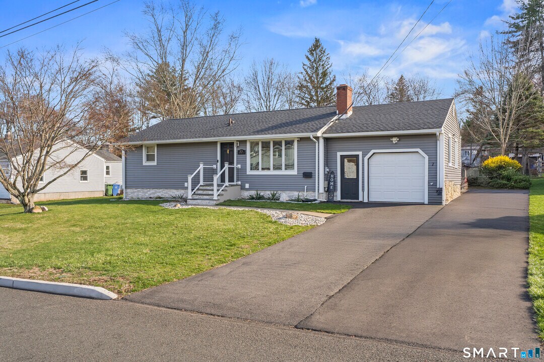 77 Basswood Dr in Middletown, CT - Building Photo