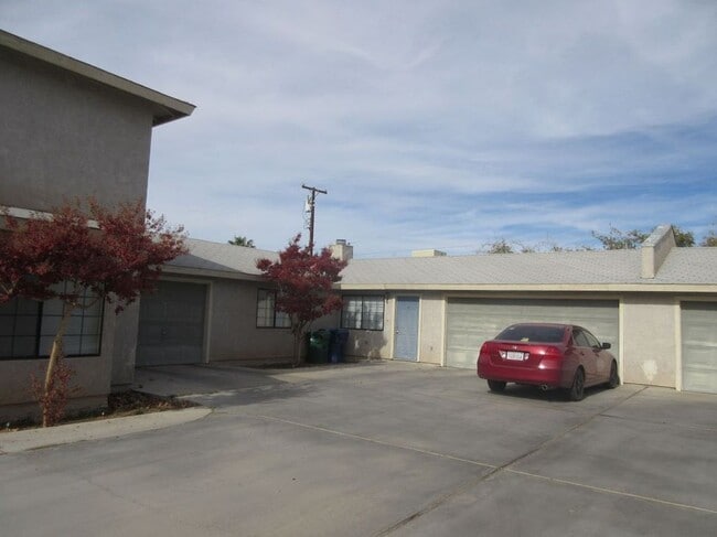 604 W Perdew Ave in Ridgecrest, CA - Building Photo - Building Photo