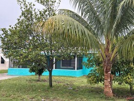 3014 Vassallo Ave in Lake Worth Beach, FL - Building Photo