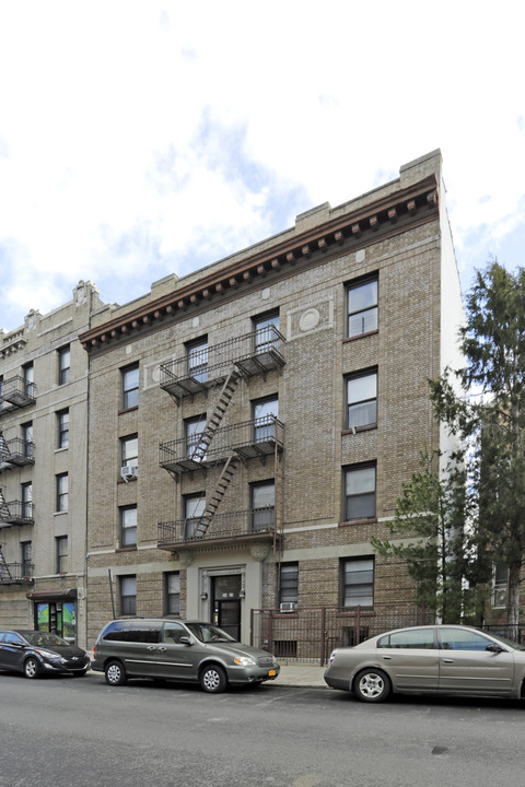 3405 34th St in Astoria, NY - Foto de edificio