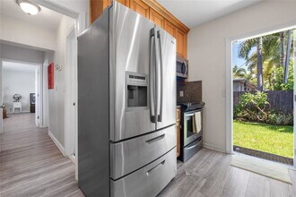 726 NE 19th Ave in Fort Lauderdale, FL - Building Photo - Building Photo