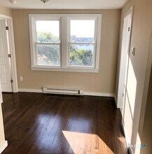 56 Fort St in Groton, CT - Building Photo - Building Photo