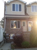 148F Main St, Unit B in Staten Island, NY - Building Photo