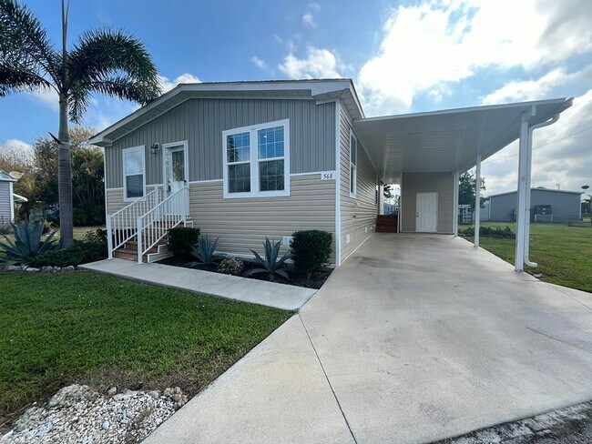 568 Leopard Ln in North Fort Myers, FL - Building Photo - Building Photo
