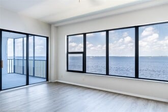 1750 Jamaica Way in Punta Gorda, FL - Building Photo - Building Photo