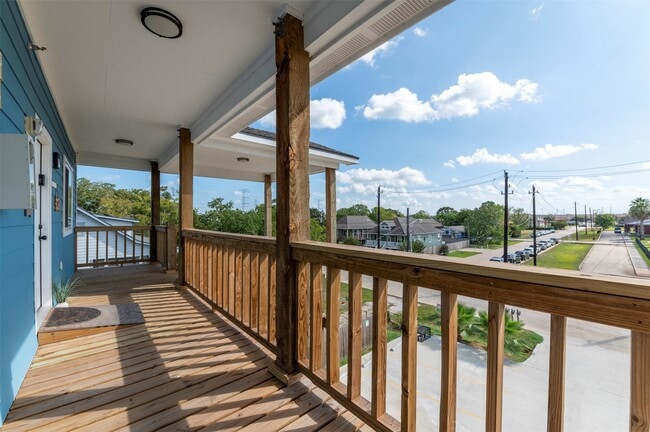 property at 175 W 6th St
