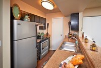 Building Photo - Park at Canyon Ridge Apartamentos in Denver, Colorado