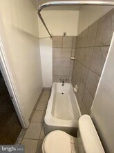 64 S Evans St in Pottstown, PA - Building Photo - Building Photo