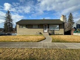6003 N Sutherlin St in Spokane, WA - Building Photo