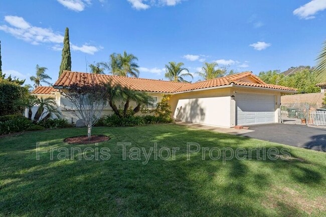 2230 E El Norte Pkwy in Escondido, CA - Building Photo - Building Photo