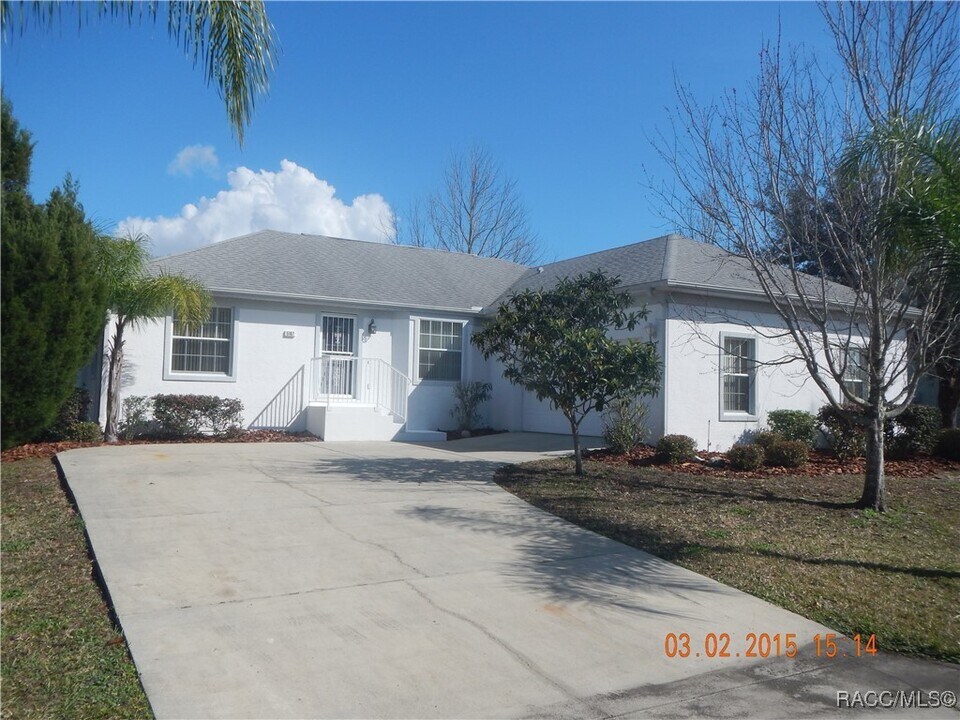 5167 S Mystic Point in Homosassa, FL - Building Photo