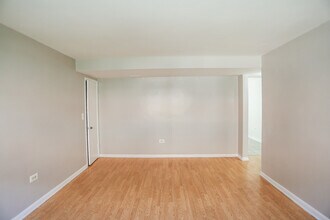1654 W Pratt Blvd in Chicago, IL - Building Photo - Building Photo