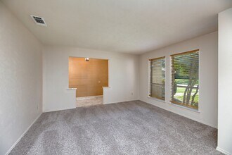 2121 Stone Creek Dr in Plano, TX - Building Photo - Building Photo