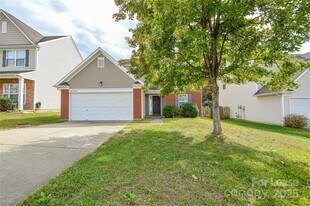 6754 Sequoia Hills Dr in Harrisburg, NC - Building Photo