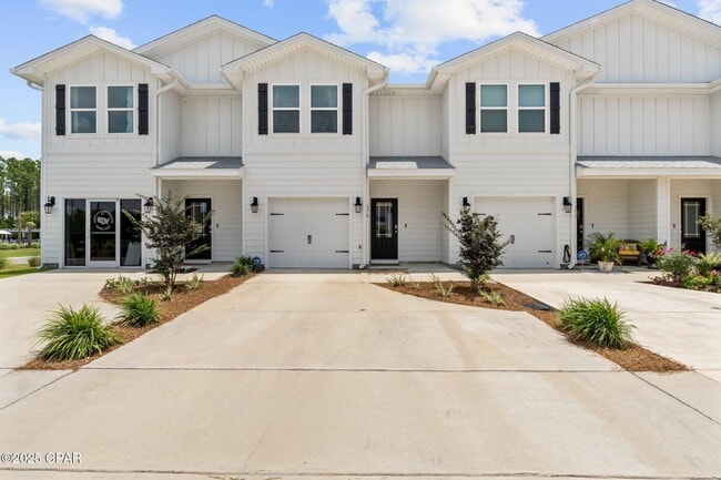 property at 576 Melrose Wy