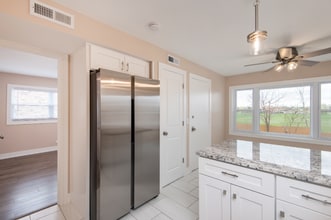 8729 W 73rd Pl, Unit 2 in Justice, IL - Foto de edificio - Building Photo